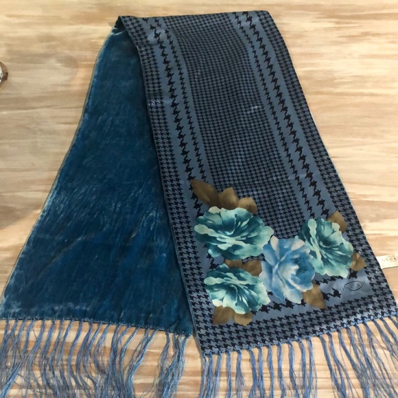 Oscar de la Renta Accessories - Oscar De La Renta Scarf